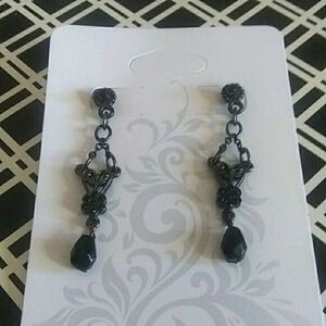 Black chain‎ dangle earrings